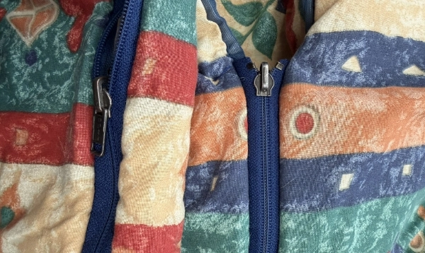 Sleeping bag zip